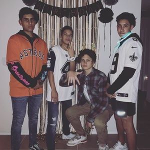 Meet your Posher, Alex